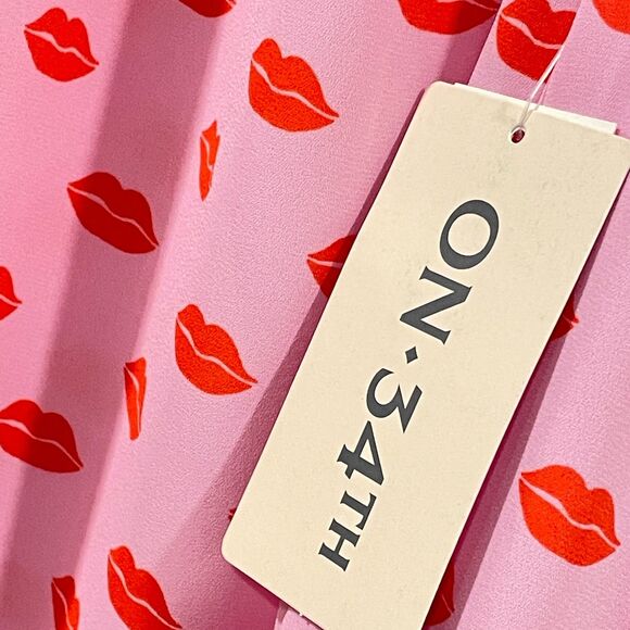 ~ NEW Macy's 2x Blouse Pink Red Lips Kiss Long Sleeve Button Shirt Flowy XXL NWT - Picture 9 of 12